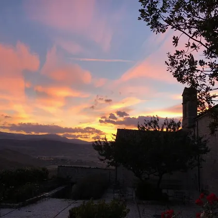 Monastero Fortezza Di Santo Spirito Hotell Fossa