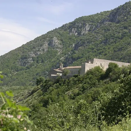 Hotell Monastero Fortezza Di Santo Spirito Fossa