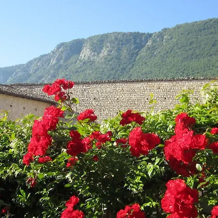 Hotell Monastero Fortezza Di Santo Spirito Fossa