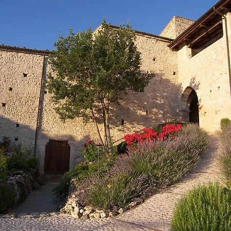 Hotell Monastero Fortezza Di Santo Spirito Fossa