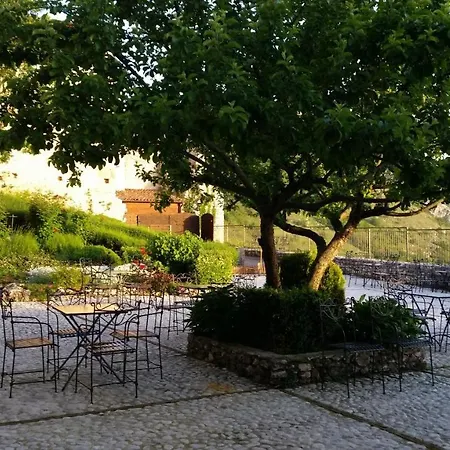 Monastero Fortezza Di Santo Spirito Hotell Fossa