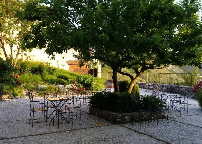 Monastero Fortezza Di Santo Spirito Отель Fossa